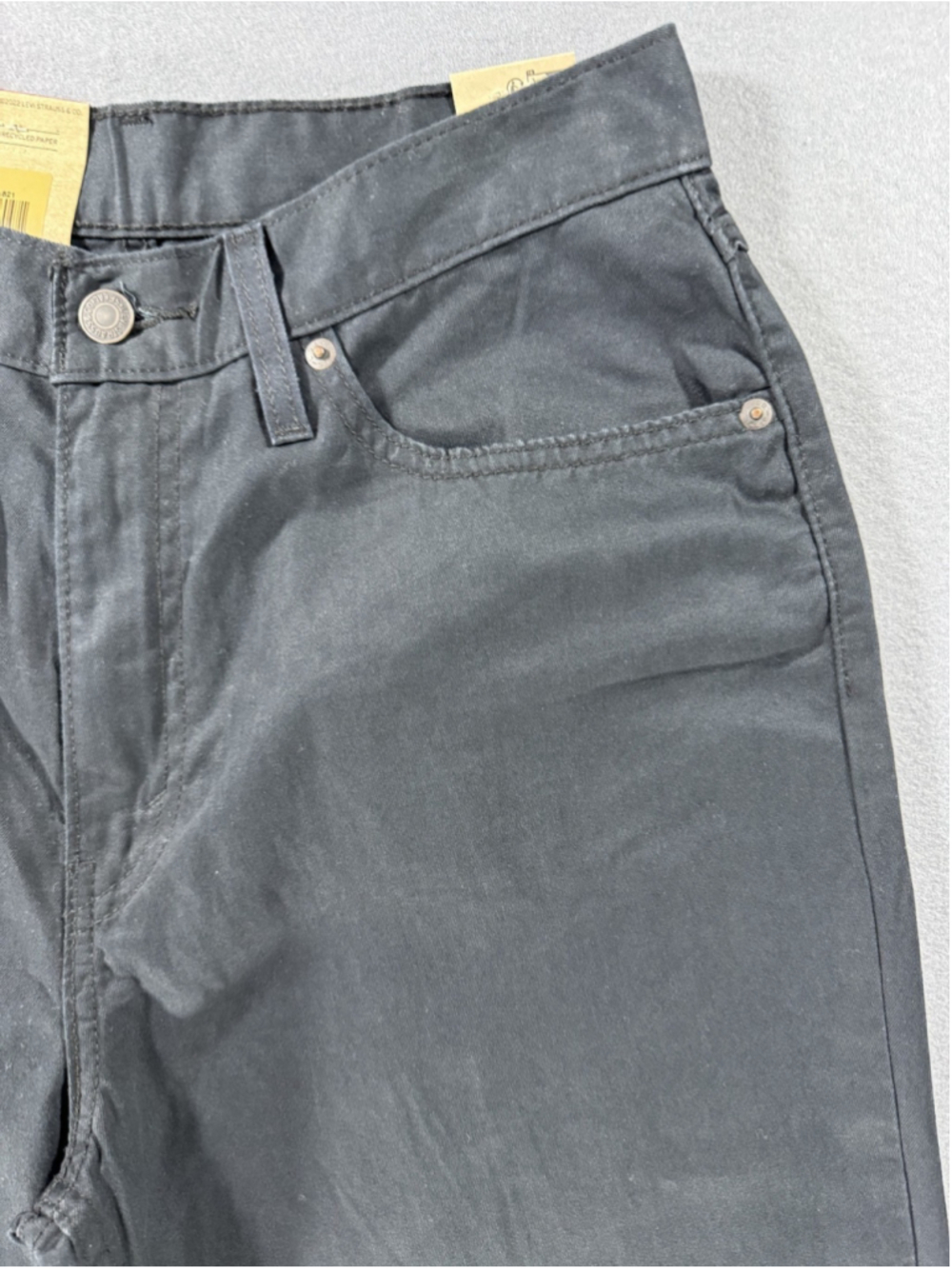 NWT Levi's '80's Mom Jeans High Rise Relaxed Tapered Leg Black Size 29x30 - Picture 4 of 16